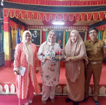 Guru Besar Afrika Selatan Prof Najma Moosa Berkunjung ke Museum Balla Lompoa, Terkesima Peninggalan Sejarah Syekh Yusuf