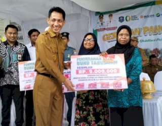 350 Warga Wakatobi Terima Bantuan Modal Usaha, Rp2 Juta Per Orang