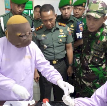Dandim Selayar Bersama 20 Anggotanya Jalani Tes Urine