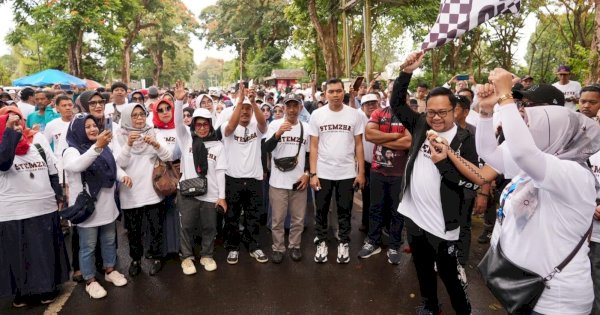 Darmawangsyah Muin Jalan Sehat Bersama Ribuan Alumni Stemzha Makassar