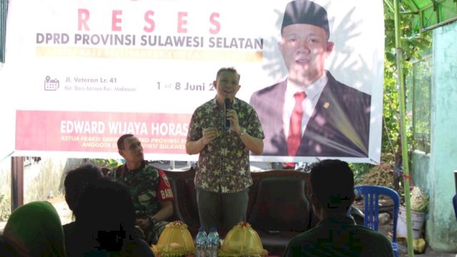 Anggota DPRD Sulsel, Edward Wijaya Horas saat menggelar kegiatan reses di Kelurahan Bara-Baraya, Kecamatan Makassar, Kota Makassar, Kamis (1/6/2023). (Foto: Istimewa)