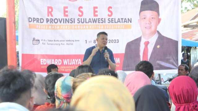 Anggota DPRD Sulsel, Edward Wijaya Horas saat menggelar kegiatan reses di Kelurahan Tamarunang, Kecamatan Mariso, Kota Makassar, Minggu (4/6/2023). (Foto: Istimewa)