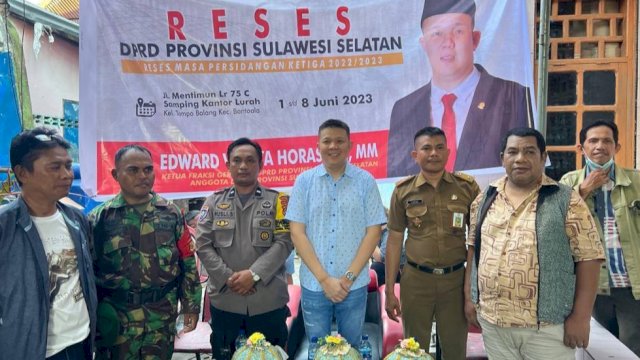 Anggota DPRD Sulsel, Edward Wijaya Horas saat menggelar kegiatan reses di Kelurahan Tompo Balang, Kecamatan Bontoala, Kota Makassar, Selasa (6/6/2023). (Foto: Istimewa)