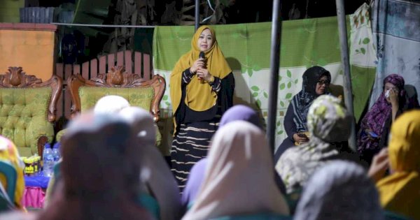 Ketua PKK Parepare Erna Taufan Bawa Tausiah di Rumah Warga Parepare