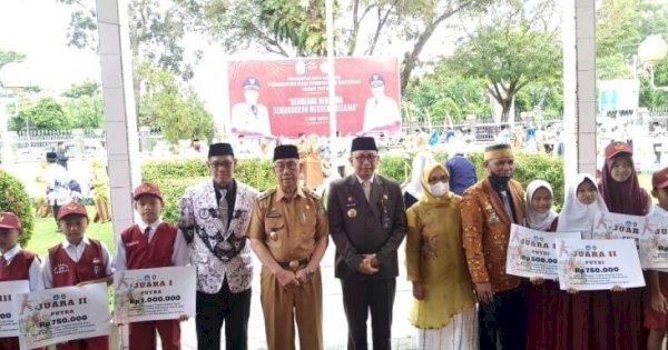 Pemkot Parepare Berikan Penghargaan Murid dan Guru Berprestasi