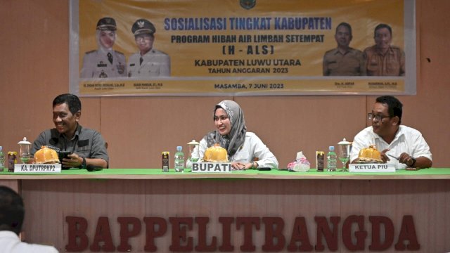 Bupati Luwu Utara, Indah Putri Indriani saat menghadiri Sosialisasi Program Air Limbah Setempat di Aula Bapelitbangda, Rabu (8/6/2023)