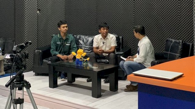 Ket : Disporapar menyampaikan informasi Pemilihan Duta Pariwisataa 2023 di TV Peduli Diskominfo Parepare, Kamis (15/6/2023).