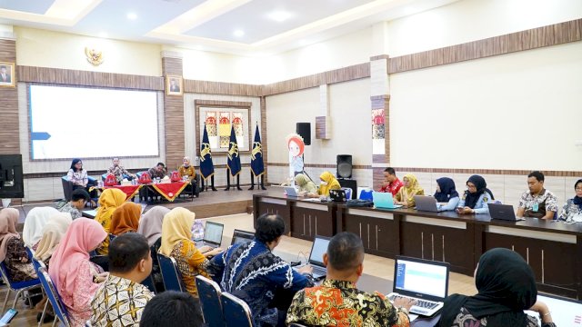 Biro Perencanaan Sekretariat Jenderal Kemenkumham bersama Kanwil Kemenkumham Sulawesi Selatan melaksanakan Supervisi Analisis Jabatan dan Evaluasi Ketatalaksanaan, di Aula Kanwil Kemenkumham Sulsel, Kamis, (15/06/2023). (Dok. Kanwil Kemenkumham Sulsel)
