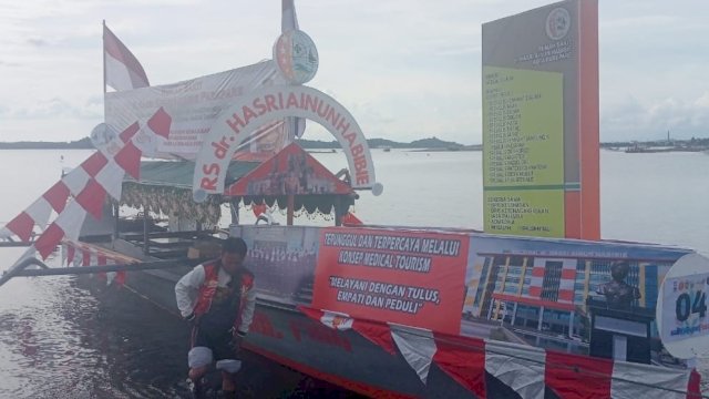 Lomba Perahu Hias di Festival Salo Karajae Pemkot Parepare