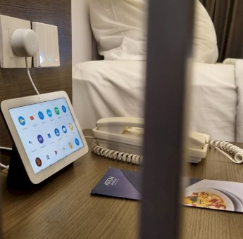 Aston Makassar Resmi Terapkan Konsep Smart Room, Semakin Aman dan Nyaman