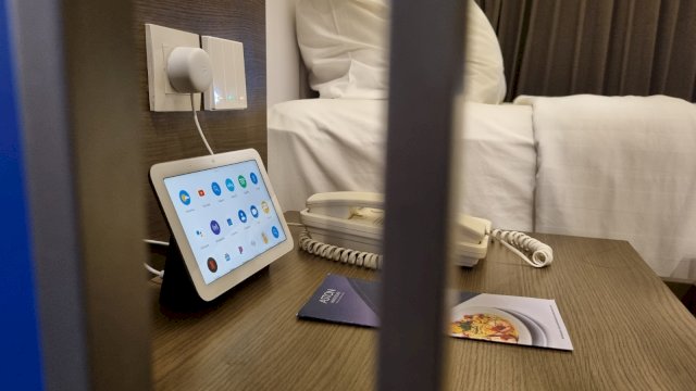 Aston Makassar kini menerapkan konsep smart room yang sementara ini ditawarkan pada tipe kamar Executive Suite. (Dok. Aston Makassar)