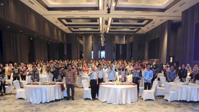 Tim Kanwil Kemenkumham Sulawesi Selatan saat mengikuti Supervisi Pelaksanaan Anggaran DIPA Program Penegakan Hukum Direktorat Jenderal AHU, di Hotel Double Tree By Hilton, Kota Surabaya, kemarin. (Dok. Humas Kanwil Kemenkumham Sulsel)