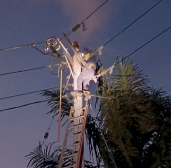 PLN Sigap Pulihkan Pasokan Listrik Akibat Bencana Longsor di Desa Mesakada Kabupaten Pinrang