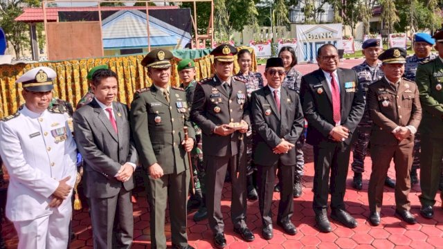 Foto bersama Forkopimda Kutai Timur usai upacara Peringatan HUT Bhayangkara ke-77, Sabtu (01/07/2023). (Istimewa)