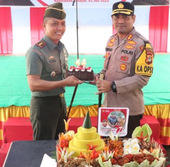 Hari Bhayangkara ke-77, Dandim 1415 Beri Surprise ke Polres Selayar