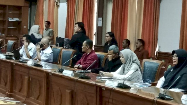 Rapat Dengar Pendapat DPRD Kutim berlangsung di Ruang Hearing Dewan, membahas PPDB tingkat SMA/SMK, Rabu (05/07/2023). (Istimewa)
