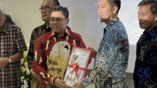Yasir Machmud saat serah terima jabatan direktur utama Perseroda Sulawesi Selatan yang baru, Rabu (5/7/2023). (Foto: Istimewa)