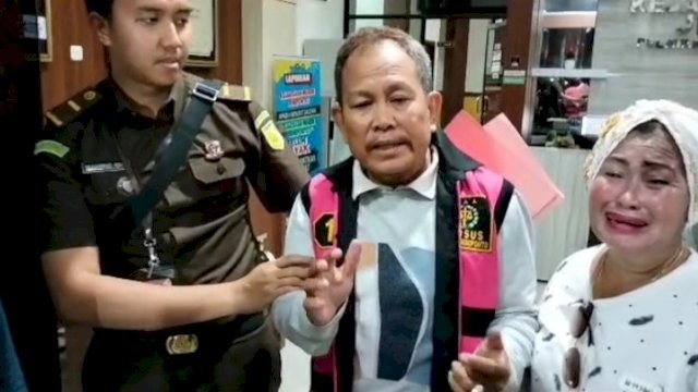 Tangkapan layar video saat pelaku korupsi Haruna Talli digelandang ke Lapas Klas 1 Makassar, Rabu, Rabu (05/06/2023) malam.