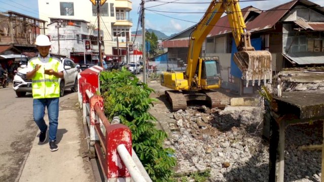 Pembangunan Jembatan Malango di Kabupaten Toraja Utara. (Istimewa)