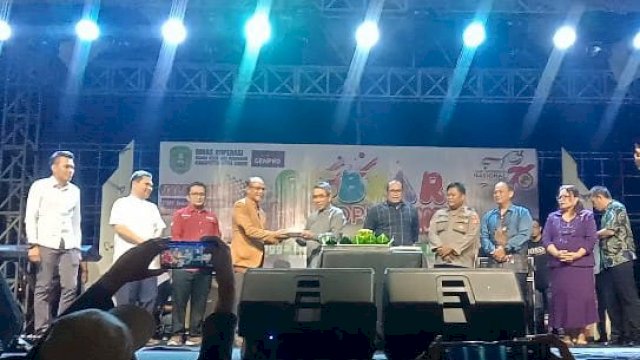 Gebyar Peringatan Harkopnas ke-76 tahun 2023 berlangsung di Halaman Heliped Kantor Bupati Kutim, Jumat (07/07/2023) malam. (Istimewa)