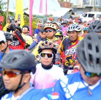 Ratusan Peserta Meriahkan Mountain Bike BM, Jelajahi Kesejukan Alam Malino