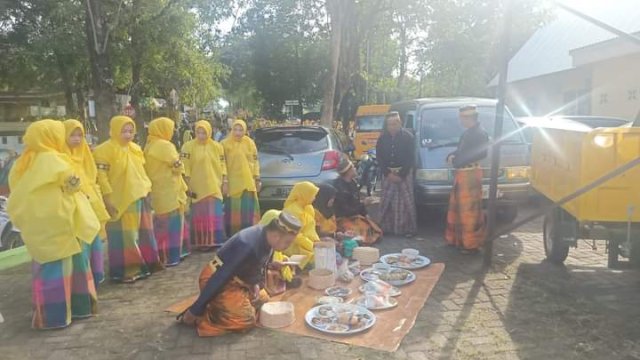 Ribuan Peserta Kirab Budaya Kelilingi Kota Kalong Watansoppeng