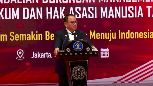 Sekretaris Jenderal Kemenkumham RI Komjen Pol. Andap Budhi Revianto saat memberikan arahan pada Rapat Koordinasi Pengendalian Dukungan Manajemen Kemenkumham RI Tahun 2023, di Hotel Grand Mercure Jakarta Harmoni, kemarin. (Dok. Humas Kanwil Kemenkumham Sulsel)