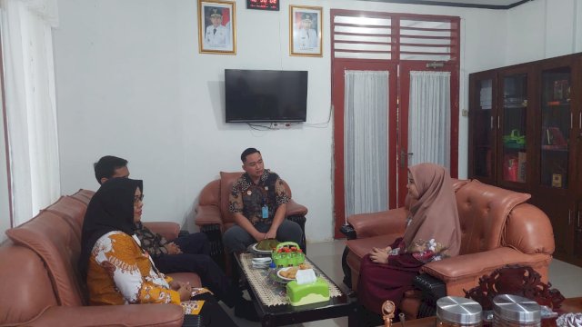 Tim Kanwil Kemenkumham Sulsel saat melakukan monitoring dan evaluasi di Kabupaten Sidrap, kemarin. (Dok. Humas Kanwil Kemenkumham Sulsel)