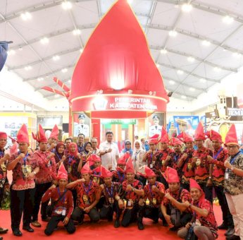 Angkat Miniatur Patonro, Stand Pemkab Gowa Jadi Terfavorit di AEO 2023