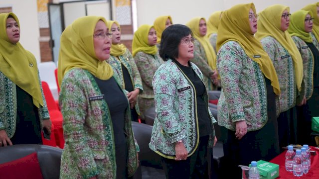 Penasihat Pipas Sulsel Dame Yosefina Hutapea Sitinjak, Ketua Pipas Sulsel Sri Suprapto, dan jajaran Ketua Pipas UPT se-Sulsel saat hadir secara virtual pada peresmian Tugu PIPAS di Aula Kanwil Kemenkumham Sulsel, Minggu, (23/07/2023). (Dok. Kanwil Kemenkumham Sulsel)