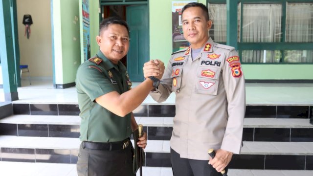 Ket : Dandim 1405/Parepare, Letkol. Inf. Hastiar Hatta, menerima kunjungan Kapolres Parepare, AKBP Arman Muis (Istimewa)