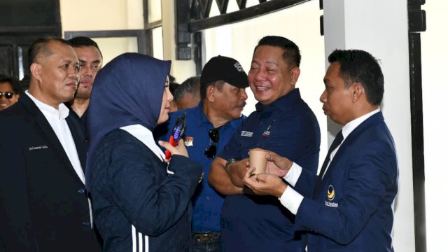 Ketua DPW NasDem Sulsel, Rusdi Masse (kedua dari kanan) bersama Sekretaris NasDem Sulsel, Syaharuddin Alrif (kanan) pada sebuah kesempatan belum lama ini. (Foto: Istimewa)