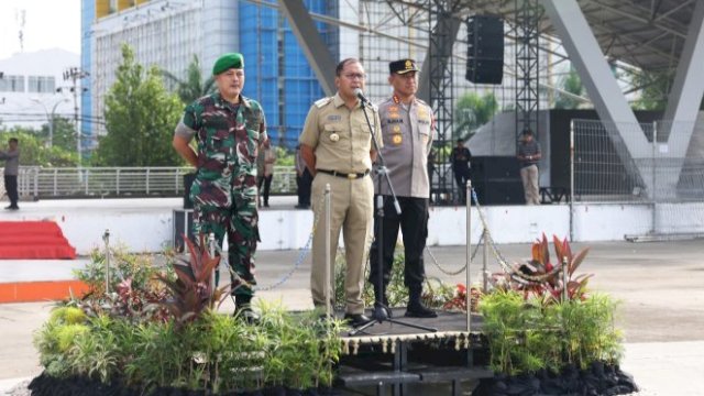 Wali Kota Makassar, Moh Ramdhan Pomanto saat menghadiri Apel Tiga Pilar TNI-Polri dan Pemkot Makassar di Lapangan Karebosi, Selasa (16/5/2023). (Foto: Istimewa)
