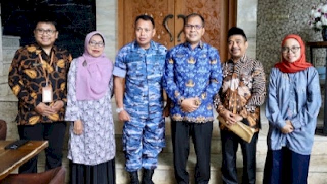 Wali Kota Makassar, Moh Ramdhan Pomanto saat menerima audiensi Ketua Umum IKA FDK UINAM Letkol Sus Husban Abady di Jalan Amirullah, Rabu (17/5/2023). (Foto: Istimewa)
