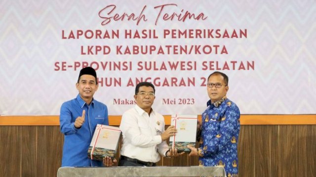 Penyerahan LHP BPK atas LKPD Kota Makassar Tahun Anggaran 2022 berlangsung di Gedung BPK Sulsel, Jalan AP Pettarani, Rabu (17/5/2023). (Foto: Istimewa)