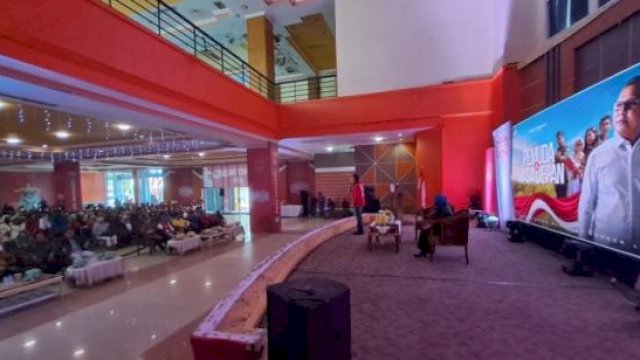 Wali Kota Makassar, Moh Ramdhan Pomanto saat menjadi pembicara dalam seminar pendidikan dengan tema tantangan Generasi Z dan milenial menyambut era Metaverse di Palopo, Minggu (21/5/2023). (Foto: Istimewa)