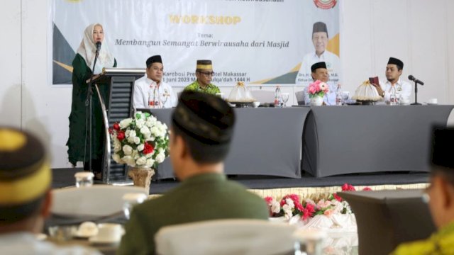 Wakil Wali Kota Makassar, Fatmawati Rusdi saat membuka kegiatan workshop pengembangan kewirausahaan yang digelar DMI Kota Makassar di Hotel Karebosi Premier, Minggu (11/6/2023). (Foto: Istimewa)