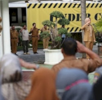 Pimpin Apel Pagi, Fatmawati Rusdi Tekankan Kedisiplinan Pegawai dan Budaya Bersih