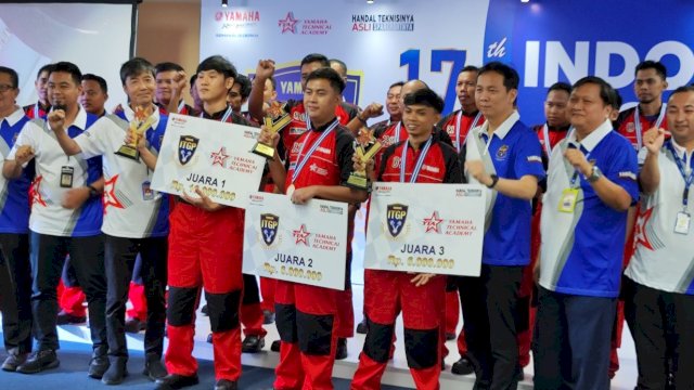 Para pemenang ajang Indonesia Technician Grand Prix (ITGP) 2023 yang digelar Yamaha di Yamaha Flagship Shop, Cempaka Putih, Jakarta, Rabu (12/7/2023). (Foto: Istimewa)