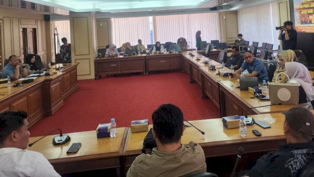 DPRD Sulawesi Selatan menerima kunjungan dari DPRD Sulawesi Barat dan DPRD Kabupaten Jeneponto di Gedung DPRD Sulsel, Selasa (25/7/2023). (Foto: Istimewa)