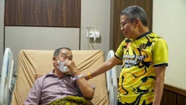 Wali Kota Parepare Taufan Pawe Jenguk Wawali Pangerang Rahim di RSUD Andi Makkasau Parepare