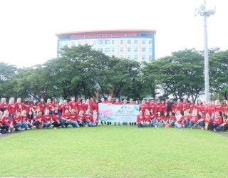 Perdoksi Cabang Makassar Gandeng Departemen Dermatologi dan Venereologi FK Unhas Gelar Baksos di Bantaeng