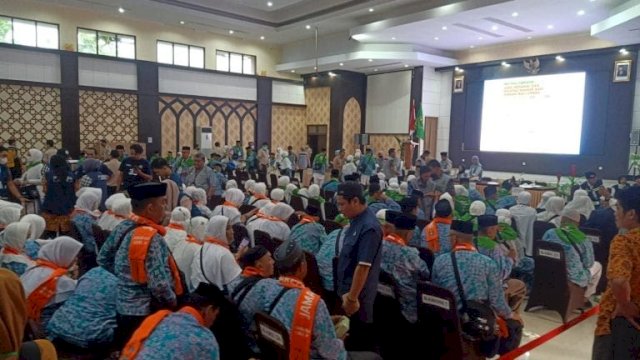 Ket : Jemaah Haji Parepare