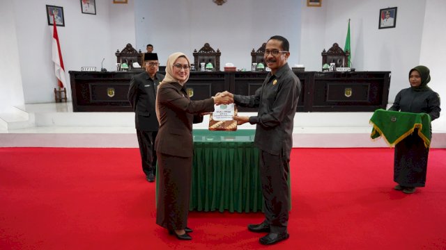 Rapat Paripurna pembahasan terhadap rancangan peraturan daerah tentang pertanggungjawaban pelaksanaan APBD Tahun Anggaran 2022