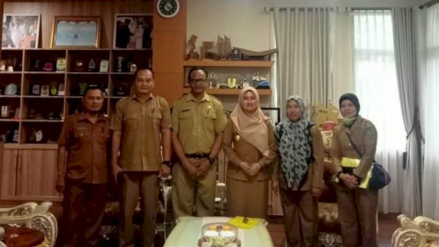 Pengurus Perhimpunan Penyuluh Pertanian Indonesia (Perhiptani) Kabupaten Luwu Utara saat melakukan audiensi dengan Bupati Indah Putri Indriani, Senin, (3/7/2023)