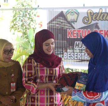 Keunggulan Sutra Asal Gowa Dilirik Dekranasda Wajo untuk Dikerjasamakan