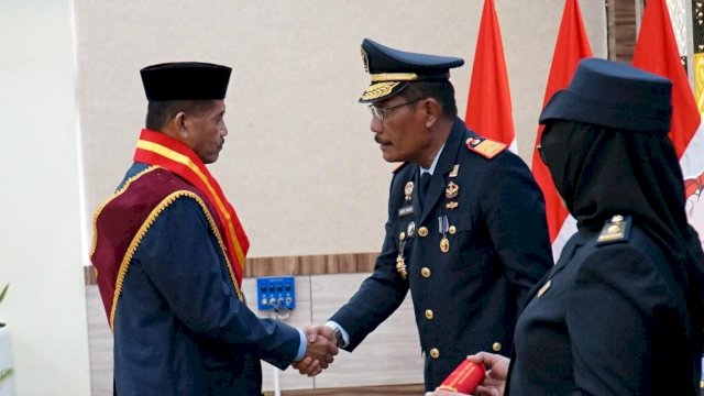Kakanwil Kemenkumham Sulsel Liberti Sitinjak saat menghadiri Wisuda Purnabhakti Pengayoman, kemarin. (Dok. Humas Kanwil Kemenkumham Sulsel)
