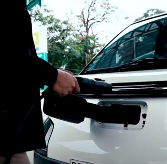 Dukung Green Tourism, SPKLU Pertama di Kawasan Wisata Malino Siap Beroperasi