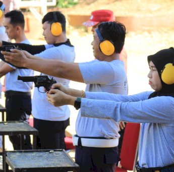 Petugas Rutan Makassar Dilatih Terampil Menembak, Upaya Waspadai Gangguan Kamtib