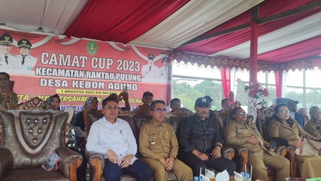 Pembukaan Turnamen olahraga Camat Rantau Pulung Cup 2023, Selasa (01/08/2023). (Istimewa)
